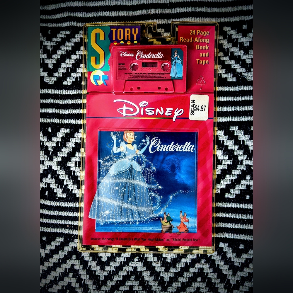 RARE VINTAGE NEW DISNEY CINDERELLA STORY 24 PAGE READ-ALONG BOOK & CASSETTE TAPE